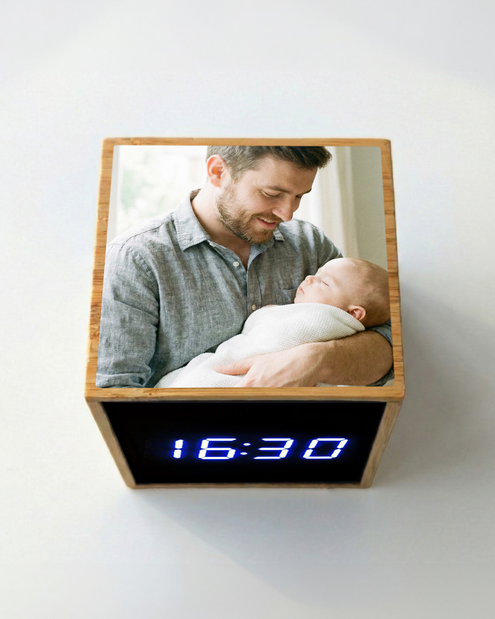 regalo-personalizzato-sveglia-foto-festa-papa-compleanno