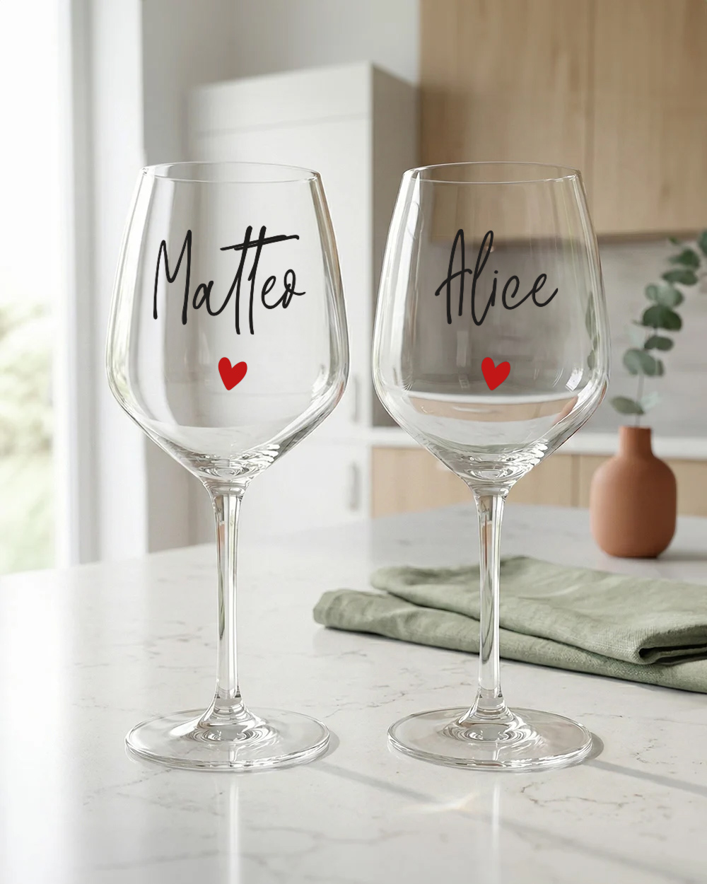 coppia di calici personalizzati con nome e cuore rosso - idea regalo matrimonio e anniversario Made in Italy