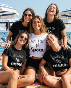 t-shirt-coordinato-addio-al-nubilato-quella-che-sposa-amiche-testimone-1