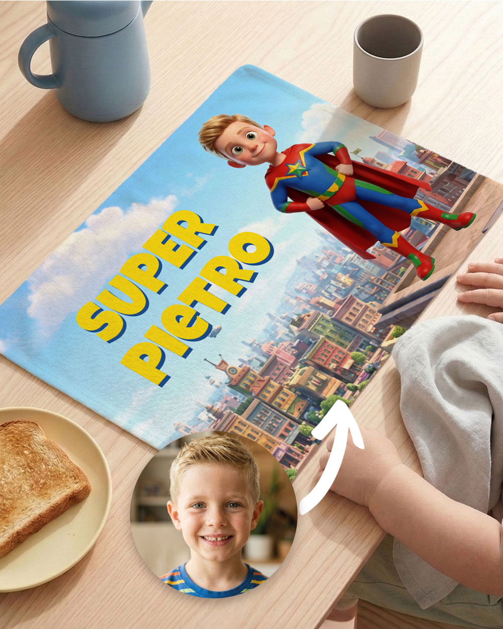 Tovaglietta supereroe personalizzata con nome bambino - esempio personalizzazione con sfondo città e grattacieli