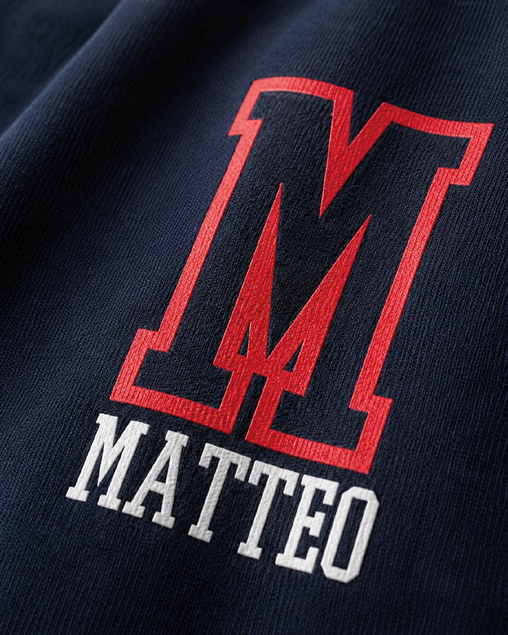 Maglietta personalizzata bambino con nome e iniziale stile sportivo - idea regalo compleanno