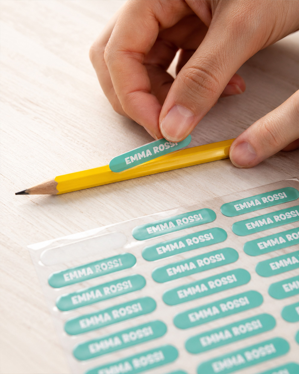 Set risparmio 80 etichette adesive scuola in 5 formati diversi per cancelleria e materiale scolastico