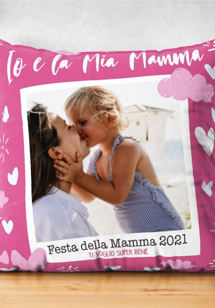 CUSCINO-PRIMO-PIANO-SU-BANCO-LEGNO-POLAROID-MAMMA-2